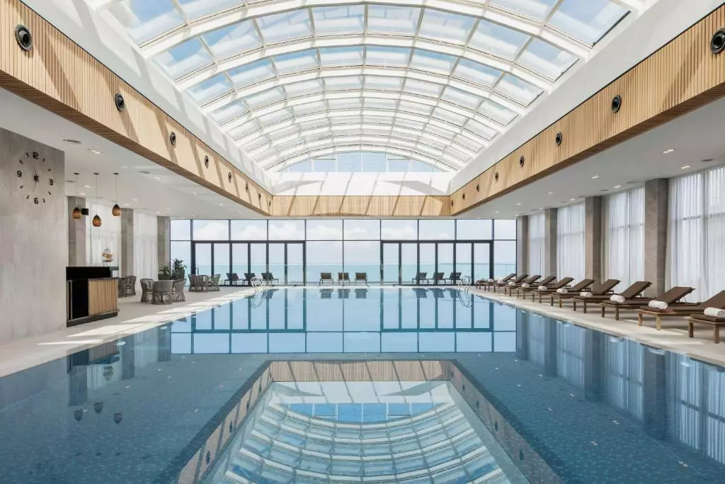 استخر COURTYARD BY MARRIOTT